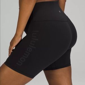 LuluLemon Align High Rise Size 6 Short Logo in Black